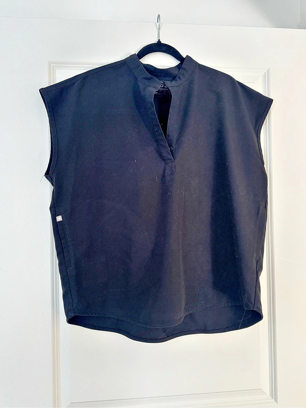 FIGS Rafaela Oversized Scrub size Large in black. Perfect condition
